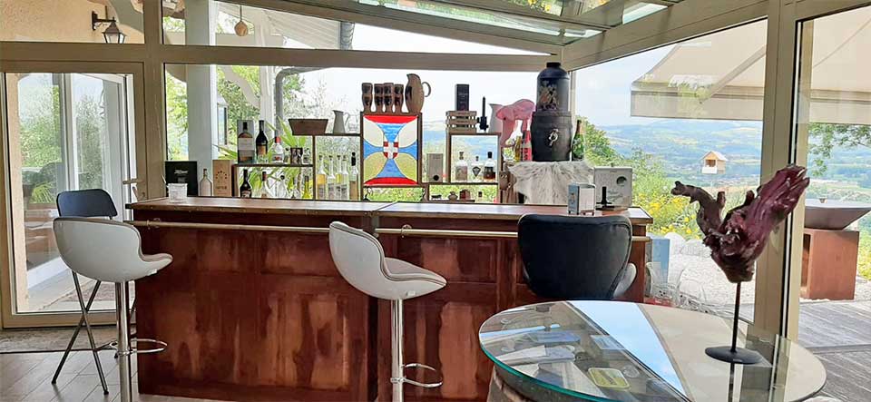 le soir vous pourrez accéder au bar boissons aux choix avec ou sans alcool cocktails maison à bas de fruits frais